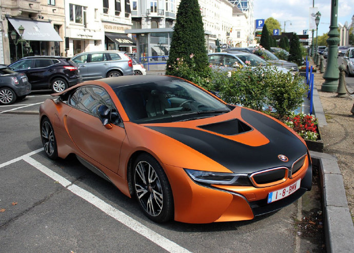 一组超酷的哑光宝马BMW i8 图片