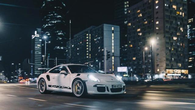 保时捷911 GT3 RS黑夜炸街，帅气满分