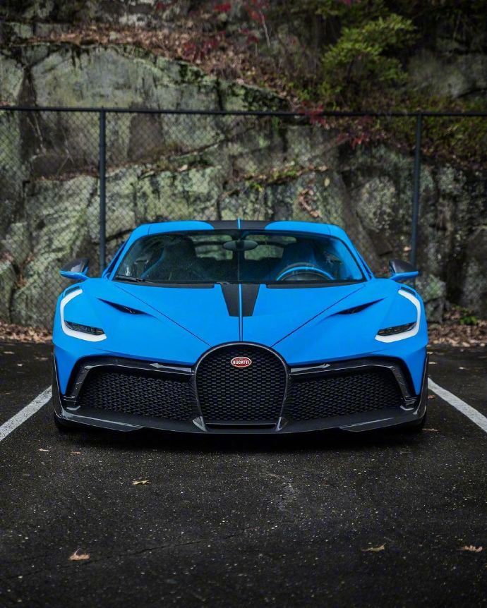 布加迪Bugatti Divo，美到极致的蓝色幽灵