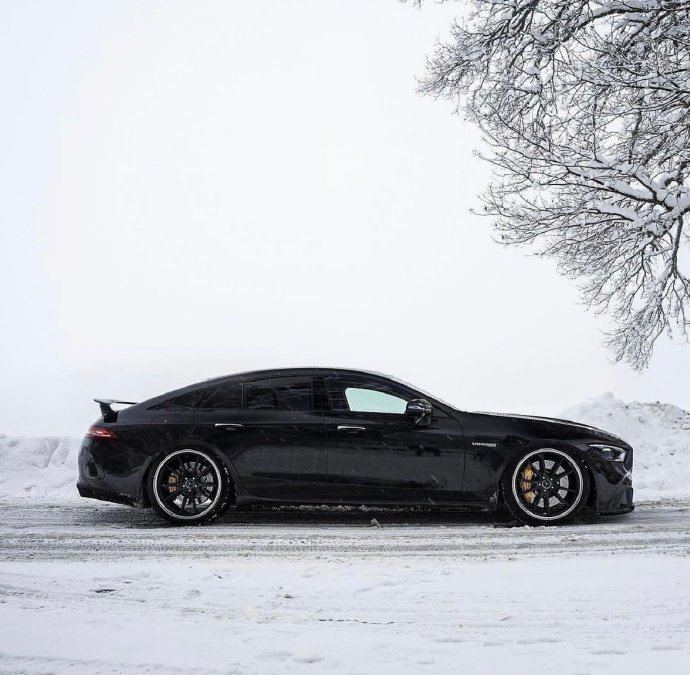奔驰AMG GT63S雪地大片欣赏