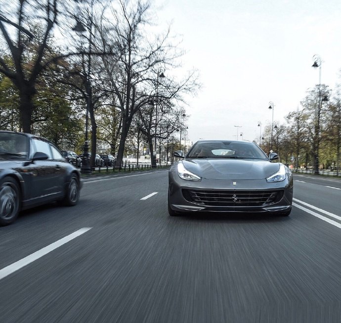 一台可以带娃用的法拉利GTC4 Lusso