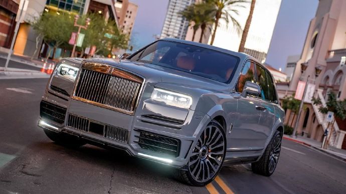 劳斯莱斯Rolls Royce Cullinan Mansory 1 of 3