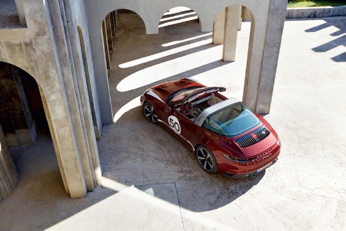 保时捷911 Targa 4S Heritage Design Edition