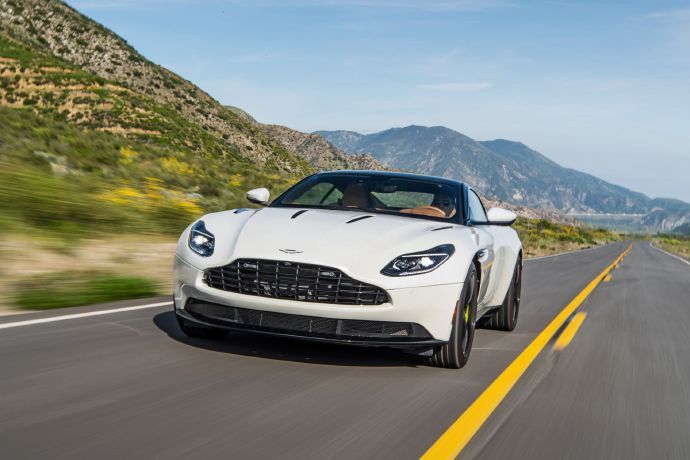 Aston Martin DB11 AMR，绅士帅气风度翩翩