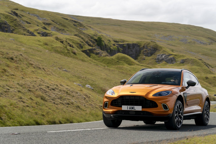 Aston Martin DBX，這涂裝蠻好看