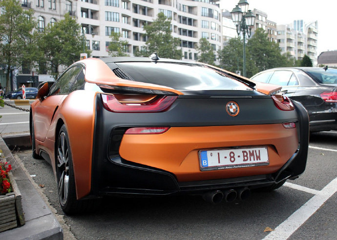 一组超酷的哑光宝马BMW i8 图片