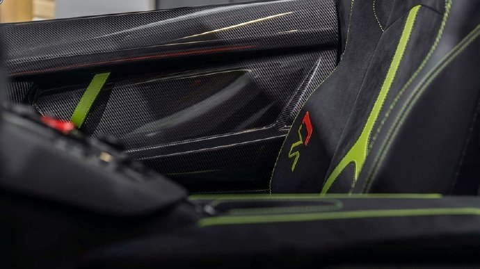 兰博基尼Aventador SVJ敞篷，配色超帅