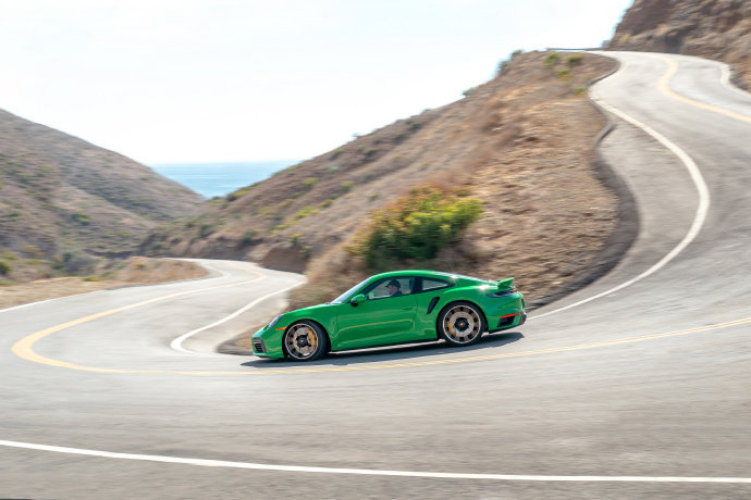 绿色清新的Porsche 911 Turbo S图片欣赏