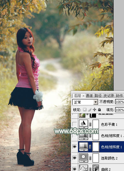 Photoshop給樹林中的紅衣美女加上漂亮的秋季色