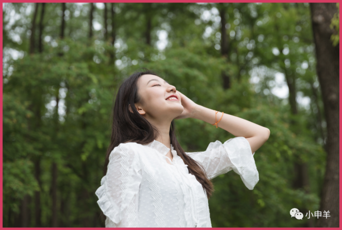 摳人物，摳出戶外樹林里拍攝的室外人像