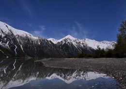 美麗的西藏然烏湖風(fēng)景圖片(13張)