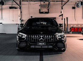 一组超级帅气的黑色战士 AMG GT 63s