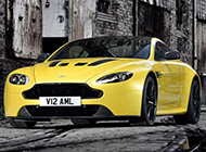 阿斯顿·马丁黄色V12 Vantage S汽车图片