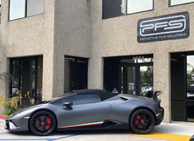 兰博基尼 Huracan 比普通版贵出100万的Performante版本