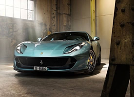 Ferrari 812 Superfast 这个颜色真没见过