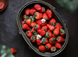 一组红红好吃的草莓图片